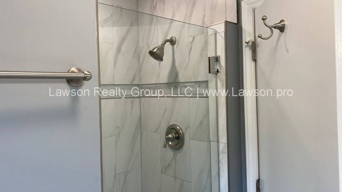 House for rent at 3125 Stoneridge Rd SW, Roanoke, VA 24014