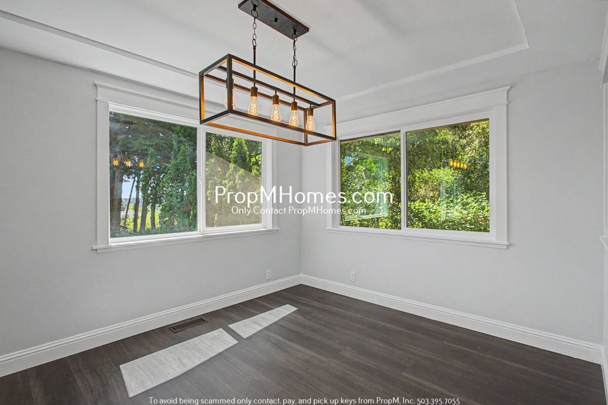 House for rent at 12805 SW Beef Bend Rd, Portland, OR 97224