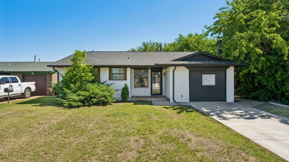 House for rent at 324 NW 89th, Oklahoma City, OK 73114