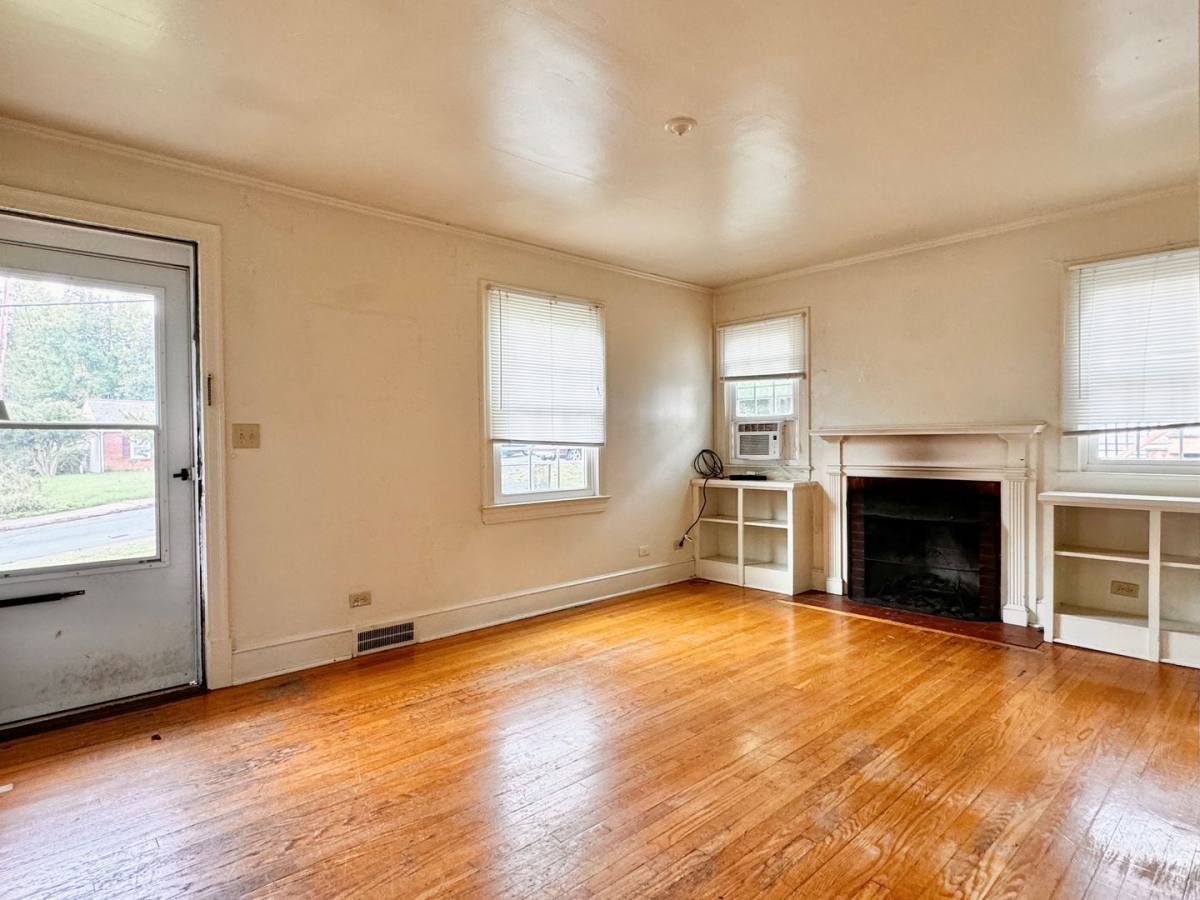 Apartment for rent at 1505 Broad Ave, Charlottesville, VA 22903