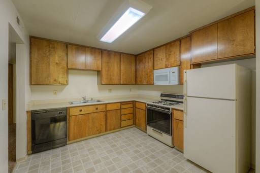 Townhouse for rent at 648 W 2nd Ave, Chico, CA 95926