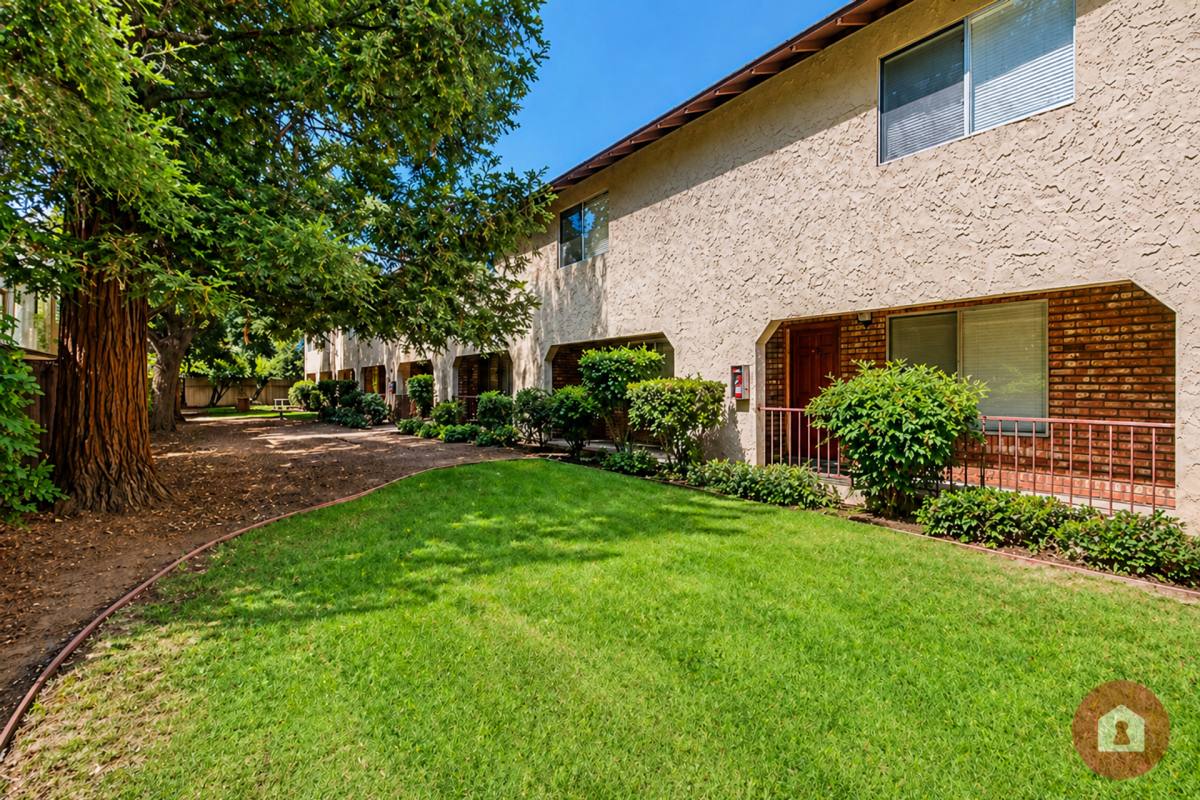 Townhouse for rent at 648 W 2nd Ave, Chico, CA 95926