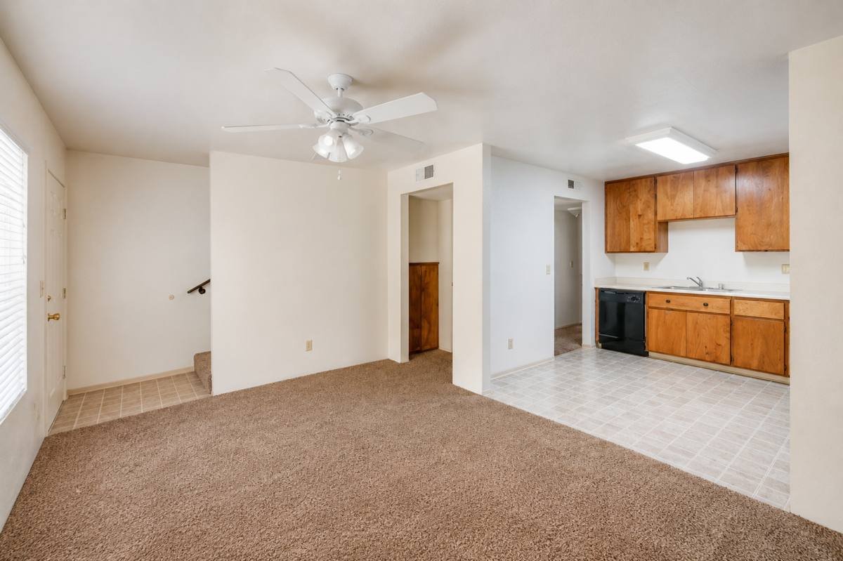 Townhouse for rent at 648 W 2nd Ave, Chico, CA 95926