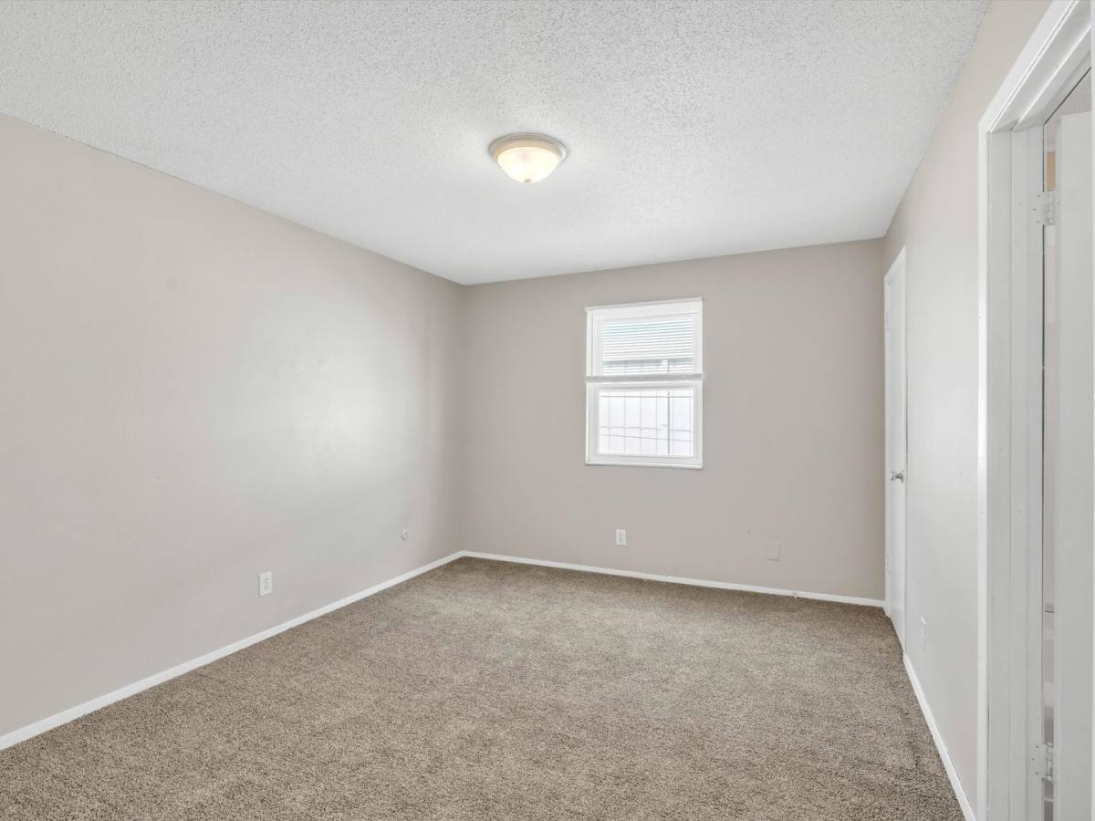 Apartment for rent at 500 Richardt Ave, Evansville, IN 47711