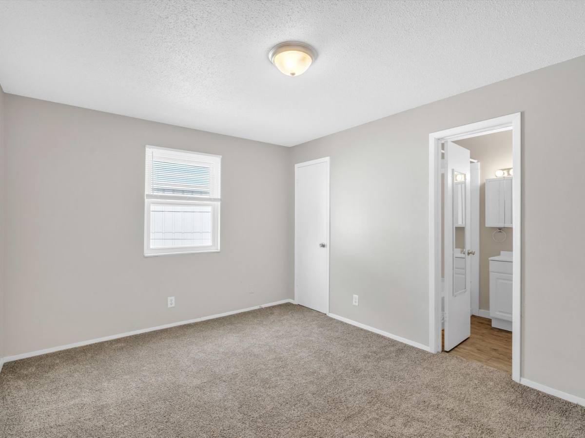 Apartment for rent at 500 Richardt Ave, Evansville, IN 47711