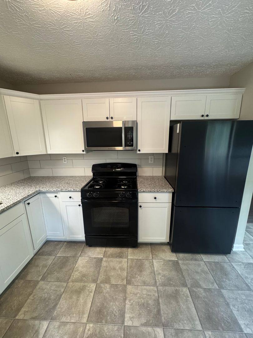 Apartment for rent at 370-372 Booth Circle, Marietta, GA 30008