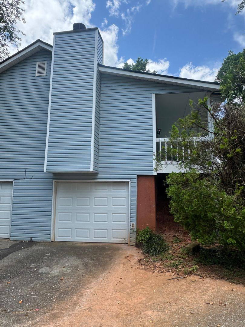 Apartment for rent at 370-372 Booth Circle, Marietta, GA 30008