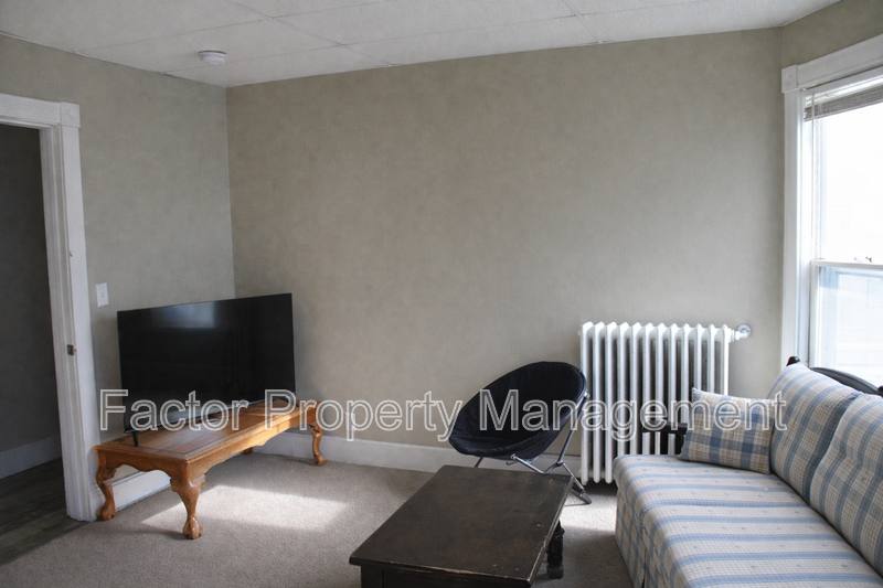 Apartment for rent at 328 N 6th St #2, Mankato, MN 56001