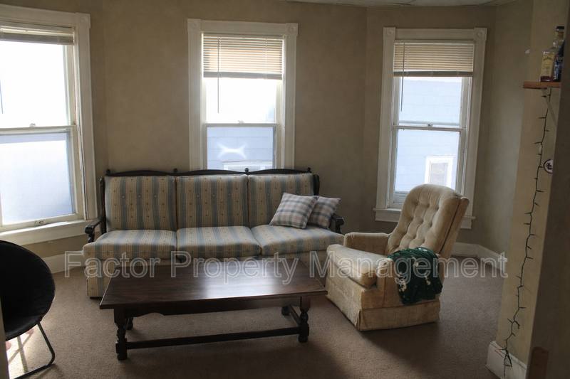 Apartment for rent at 328 N 6th St #2, Mankato, MN 56001