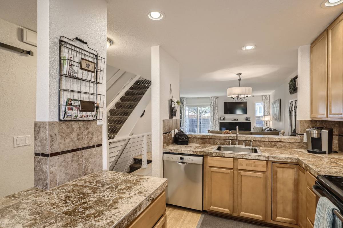 Townhouse for rent at 10587 W Maplewood Dr, Littleton, CO 80127