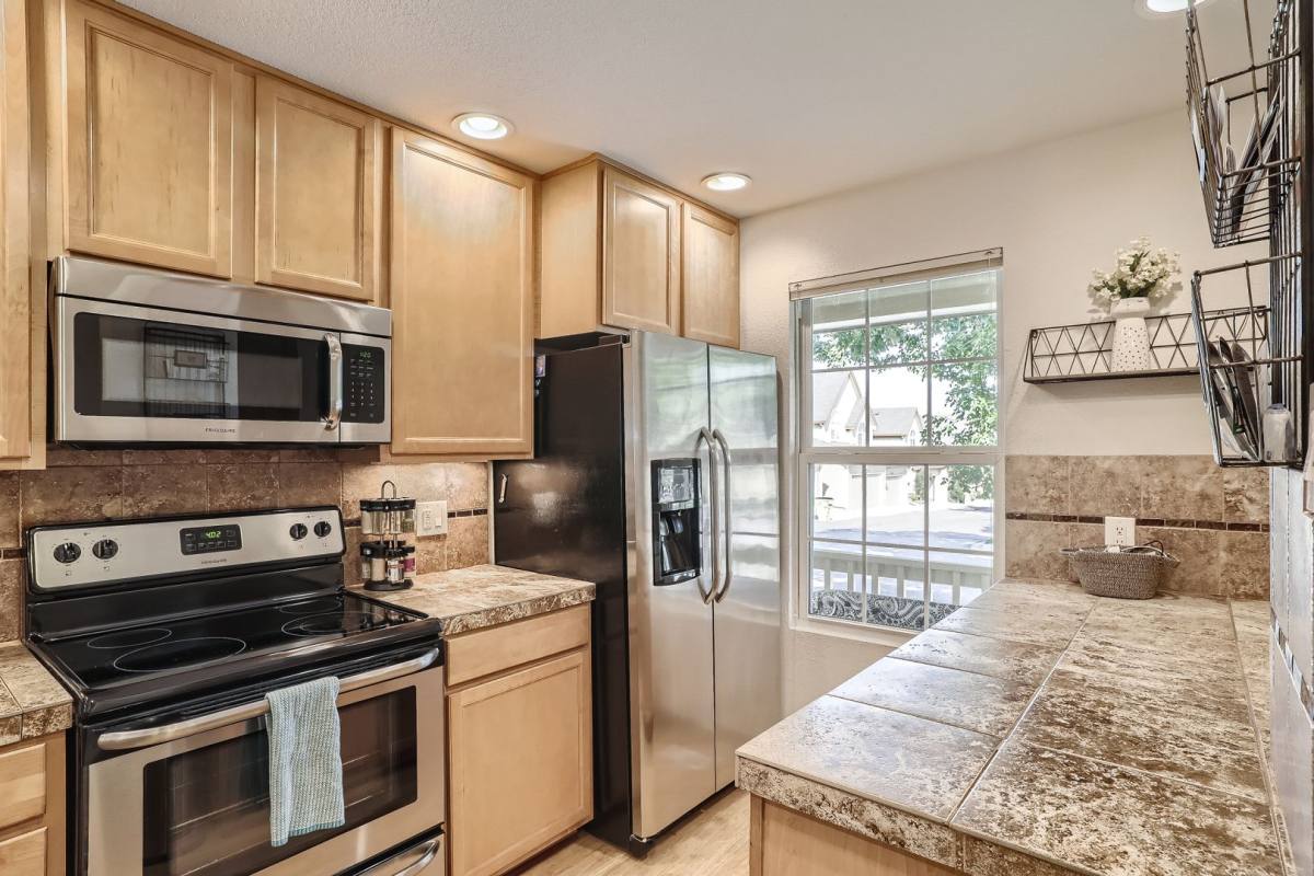 Townhouse for rent at 10587 W Maplewood Dr, Littleton, CO 80127