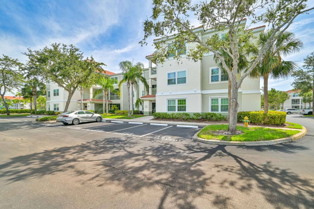 Condo for rent at 23660 Walden Center Dr, Bonita Springs, FL 34134