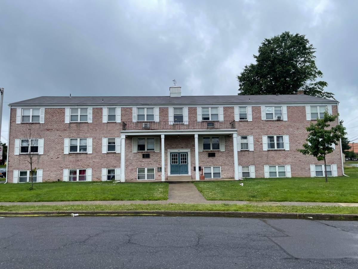 Apartment for rent at 11-60 Alan Lane, Quakertown, PA 18951