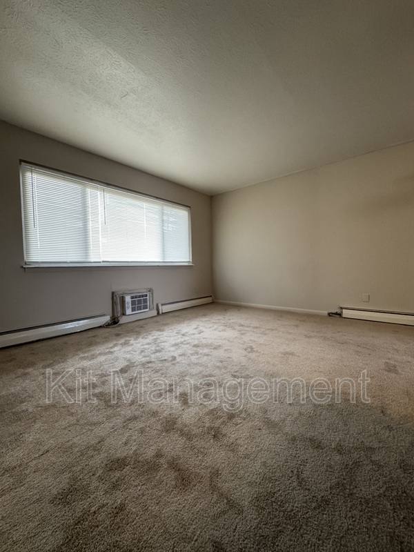 Apartment for rent at 4836 Douglas #6, Toledo, OH 43613