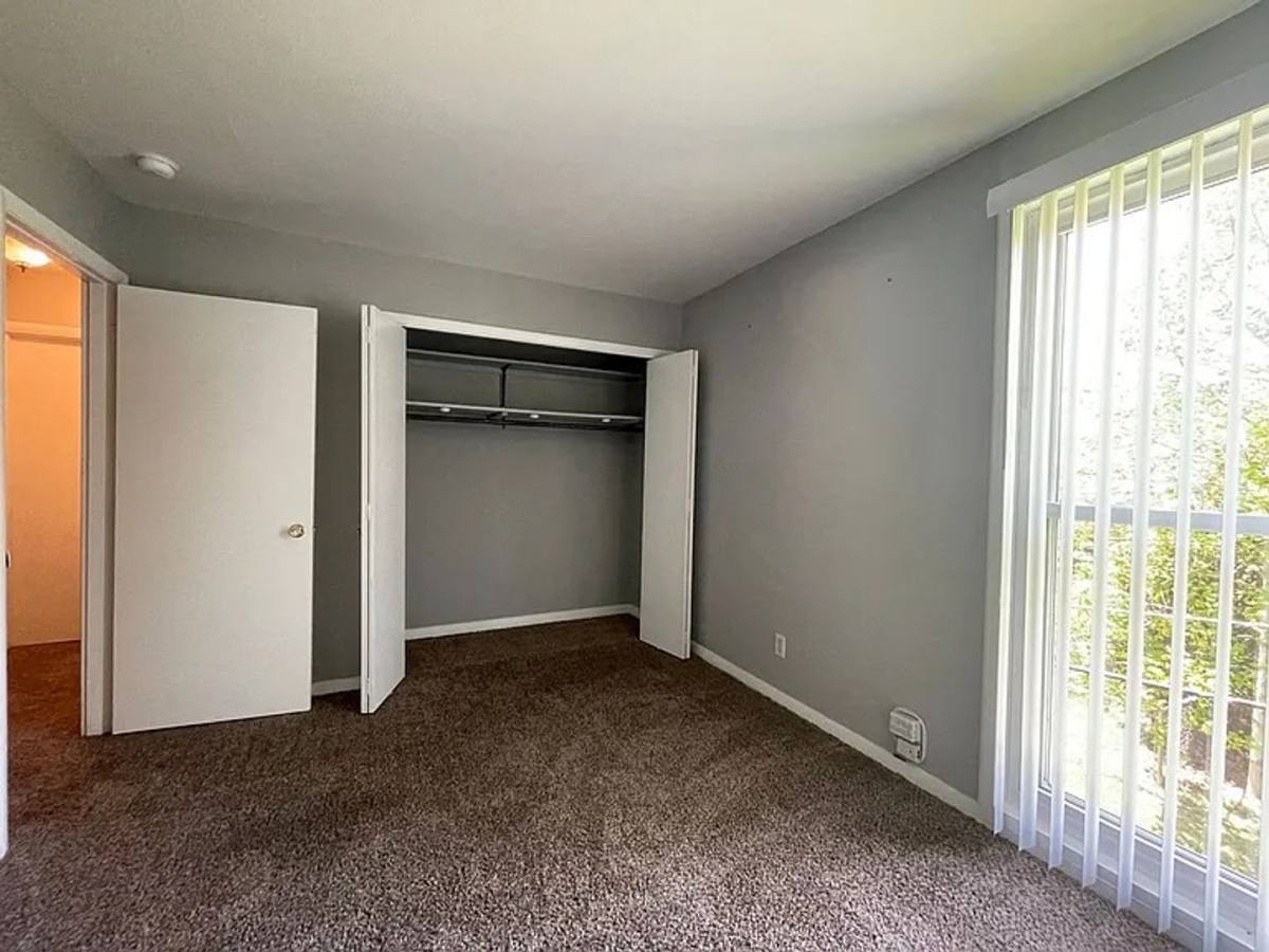 Apartment for rent at 300-315 Moundale Court, Winchester, KY 40391