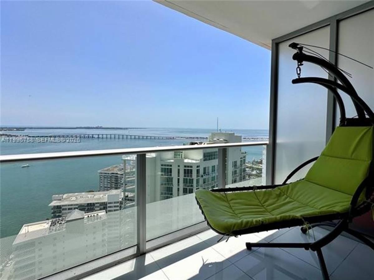 1300 Brickell Bay Dr, Miami, FL 33131 - Condo for Rent - Image 1