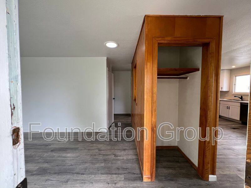 Apartment for rent at 3202 Farragut Ave #2 Upstairs, Bremerton, WA 98312