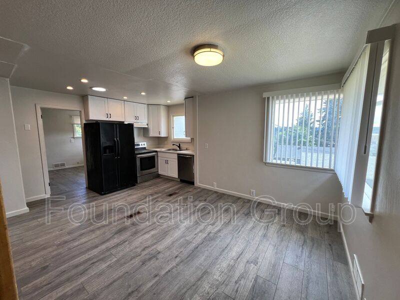 Apartment for rent at 3202 Farragut Ave #2 Upstairs, Bremerton, WA 98312