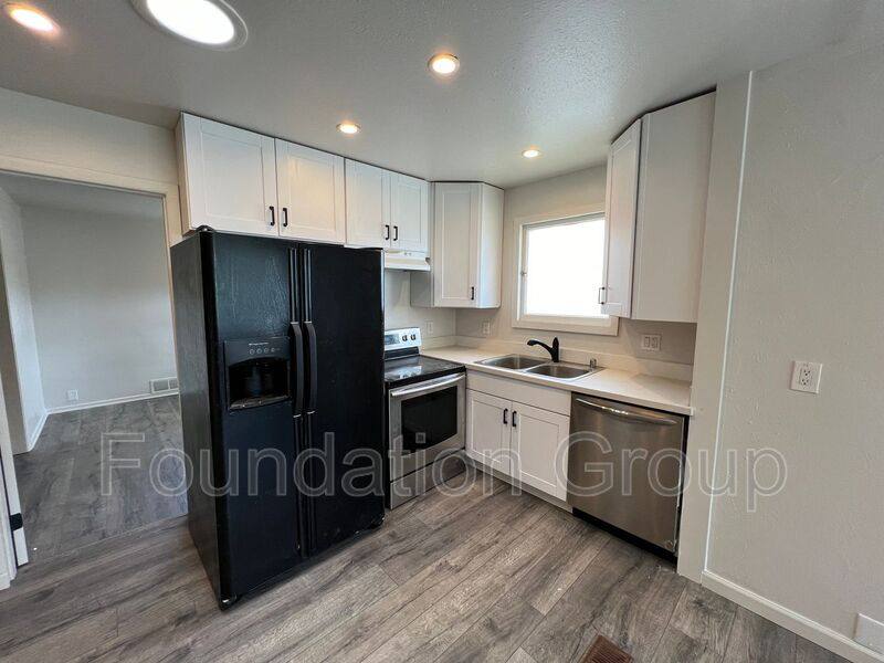 Apartment for rent at 3202 Farragut Ave #2 Upstairs, Bremerton, WA 98312