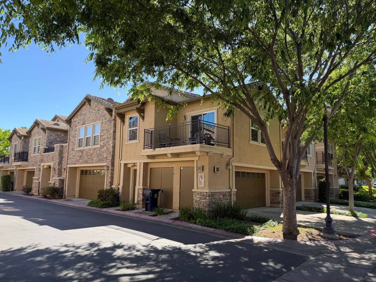 Condo for rent at 3301 N Park Dr, Sacramento, CA 95835