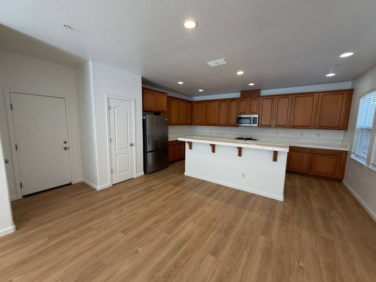 Condo for rent at 3301 N Park Dr, Sacramento, CA 95835