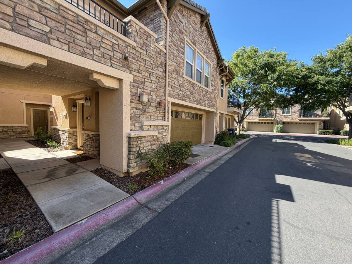 Condo for rent at 3301 N Park Dr, Sacramento, CA 95835