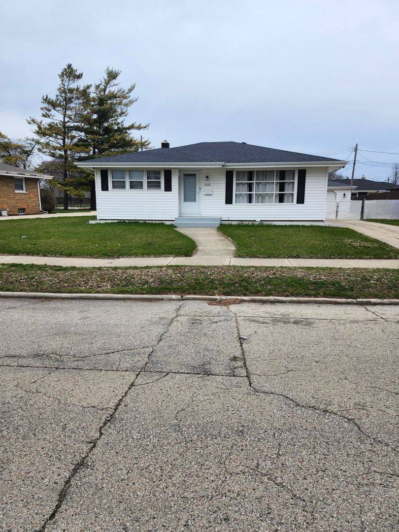 House for rent at 2045 16th Ave, Kenosha, WI 53140