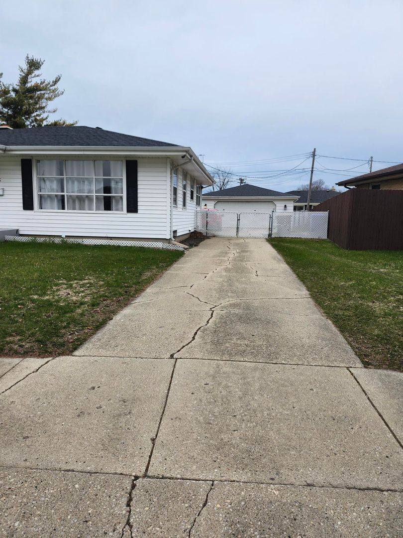 House for rent at 2045 16th Ave, Kenosha, WI 53140