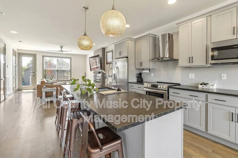 House for rent at 1507B 14th Ave N, Nashville, TN 37208