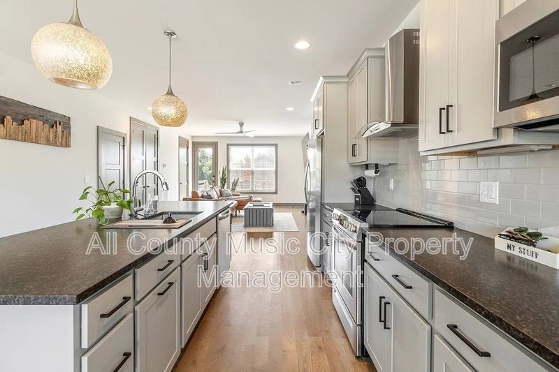 House for rent at 1507B 14th Ave N, Nashville, TN 37208