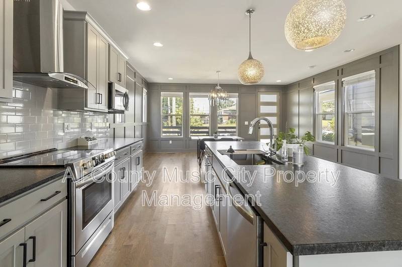 House for rent at 1507B 14th Ave N, Nashville, TN 37208