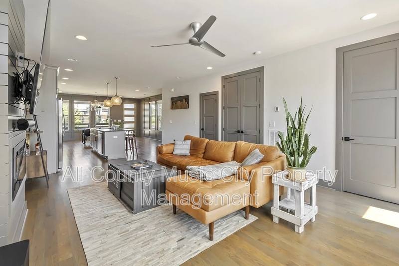 House for rent at 1507B 14th Ave N, Nashville, TN 37208