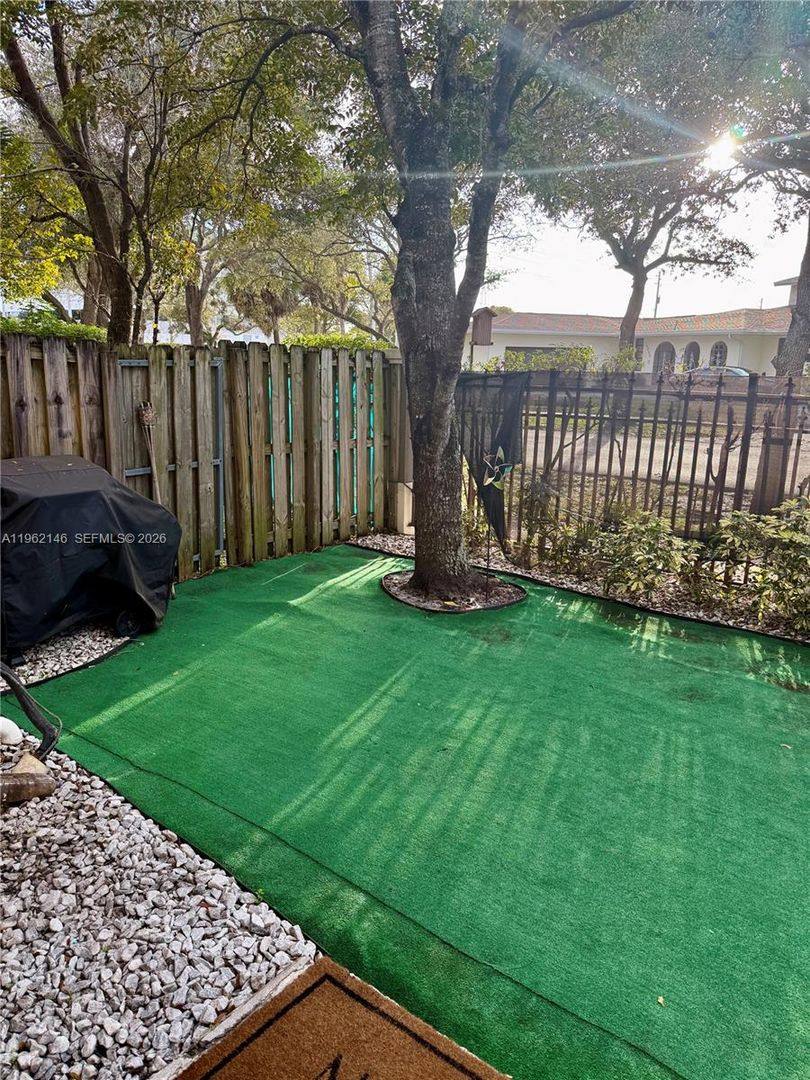 Townhouse for rent at 16811 NW 14th Ave, Miami, FL 33169