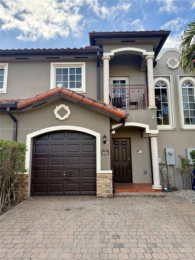 Townhouse for rent at 16811 NW 14th Ave, Miami, FL 33169