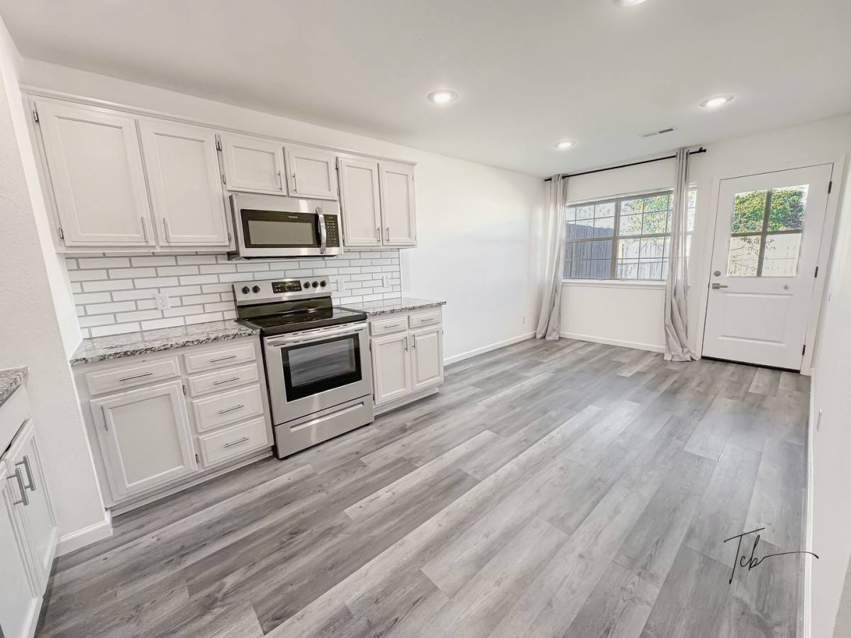 Townhouse for rent at 11 Holly Dr, Bentonville, AR 72712