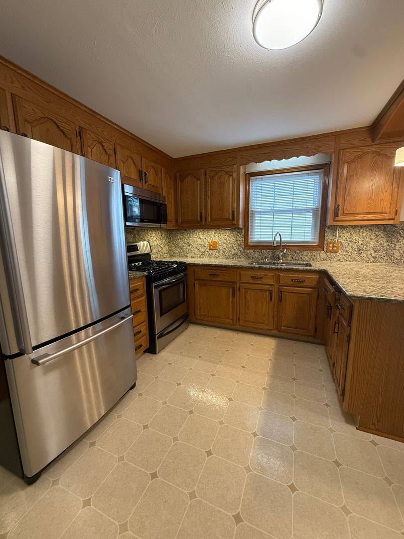 Apartment for rent at 27 Janet Dr, New Britain, CT 06053