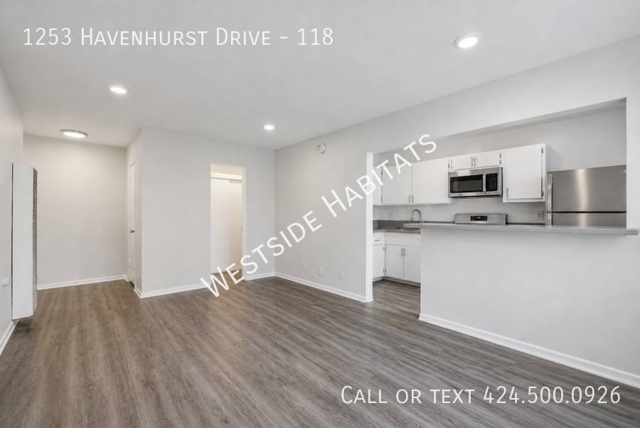 Apartment for rent at 1253 Havenhurst Dr, Los Angeles, CA 90046