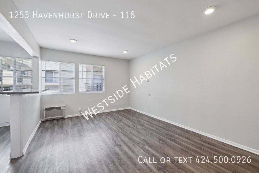 Apartment for rent at 1253 Havenhurst Dr, Los Angeles, CA 90046