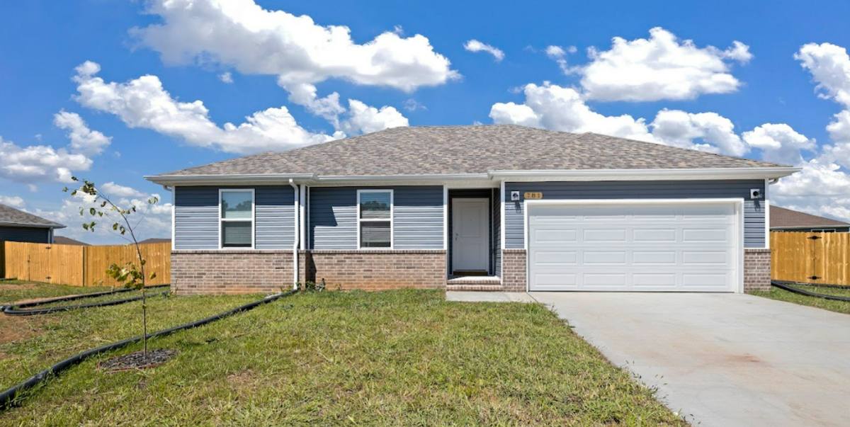 House for rent at 781 W Navajo St, Republic, MO 65738