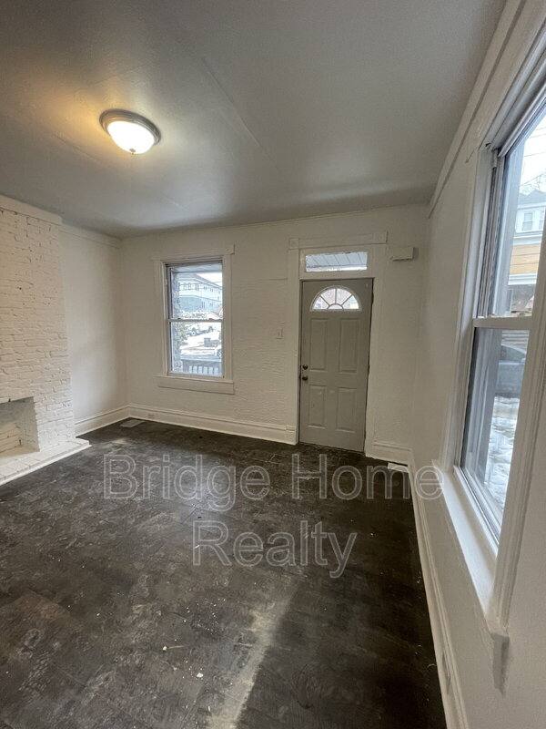 Apartment for rent at 128 S Spring Ave, Greensburg, PA 15601