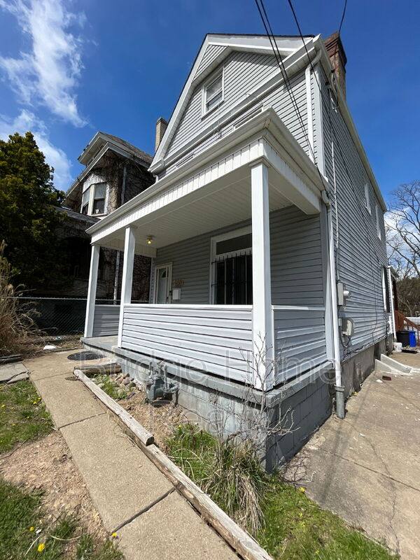 House for rent at 1367 Montezuma St, Pittsburgh, PA 15206