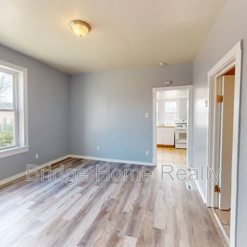 Apartment for rent at 139 N Water Ave #1, Sharon, PA 16146