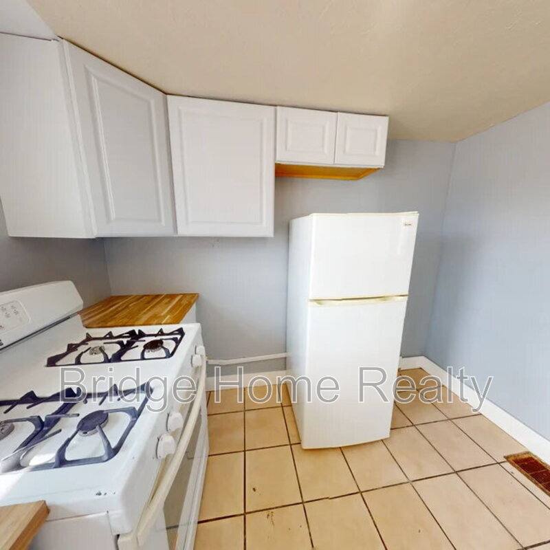 Apartment for rent at 139 N Water Ave #1, Sharon, PA 16146