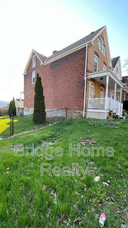 House for rent at 19 S 6th St, Duquesne, PA 15110