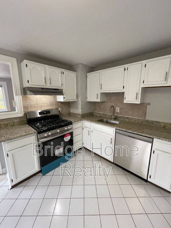 Apartment for rent at 2404 S 18th St #2, Pittsburgh, PA 15203