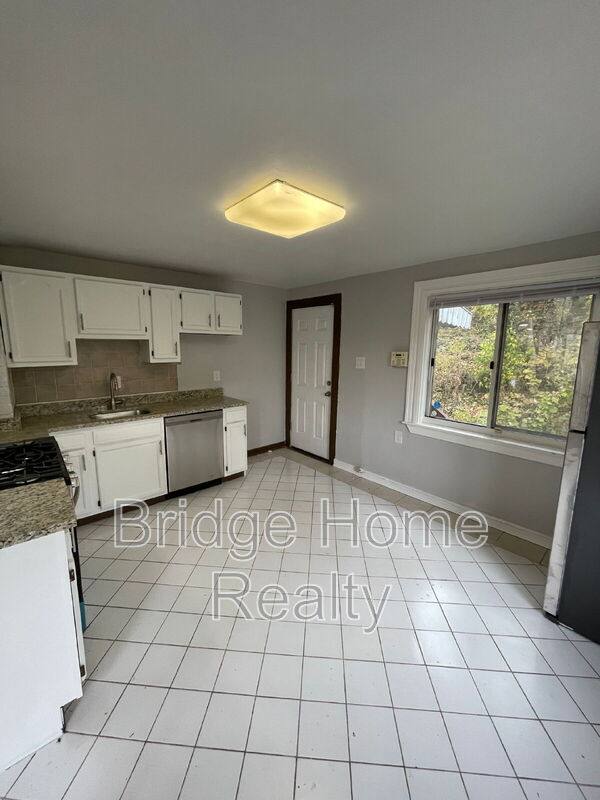 Apartment for rent at 2404 S 18th St #2, Pittsburgh, PA 15203