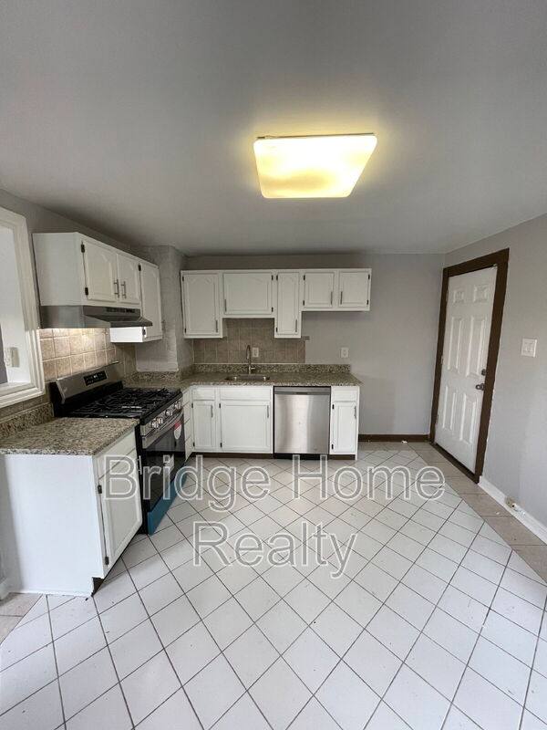 Apartment for rent at 2404 S 18th St #2, Pittsburgh, PA 15203