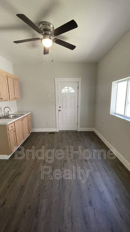 Apartment for rent at 424 W 7th Ave #2, Tarentum, PA 15084