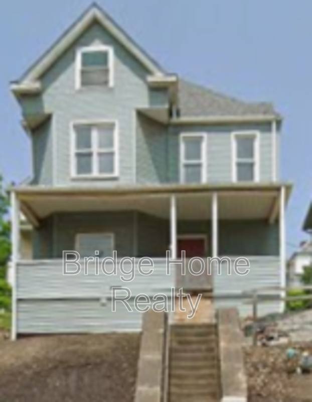 Apartment for rent at 424 W 7th Ave #2, Tarentum, PA 15084