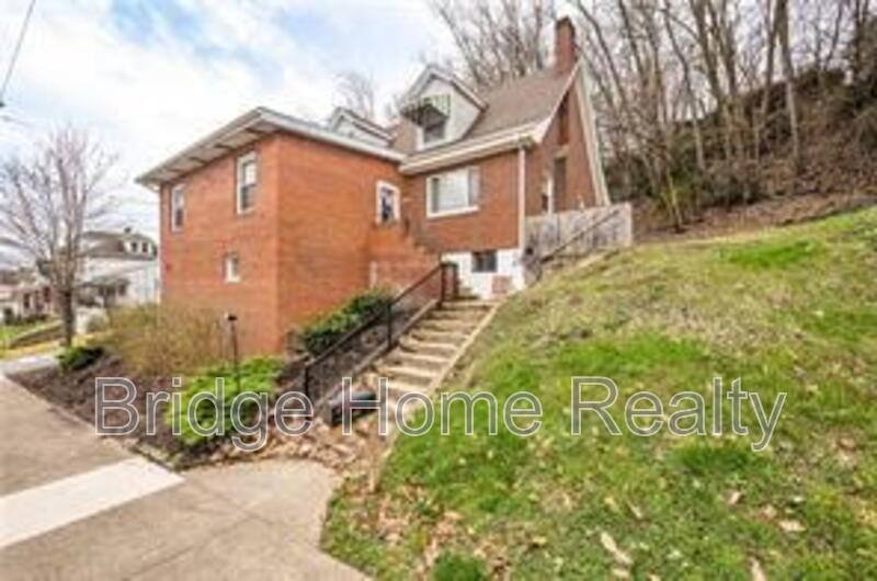 Apartment for rent at 814 Green St #2, Greensburg, PA 15601